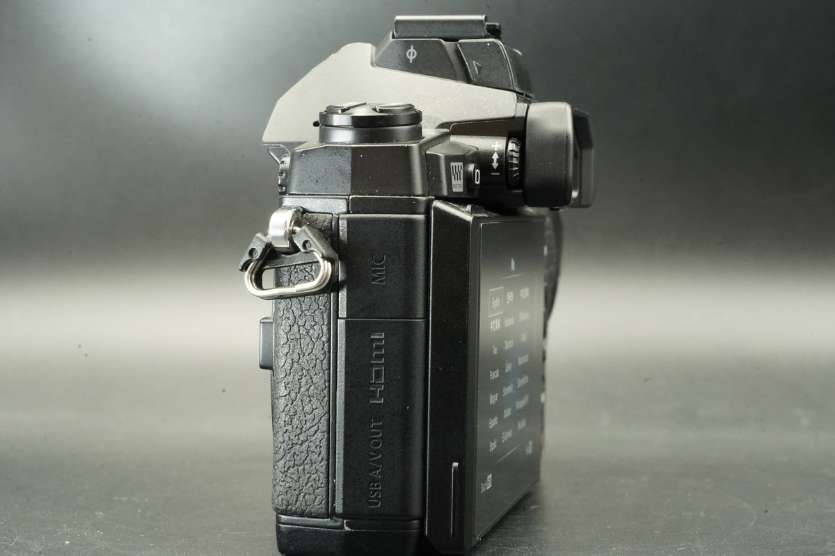 Olympus OM-D E-M1 Mirrorless Digital Camera Black Body #11911
