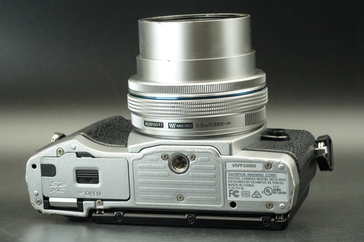 Olympus OM-D E-M10 16.1MP Camera Silver + 14-42mm EZ Lens #11876