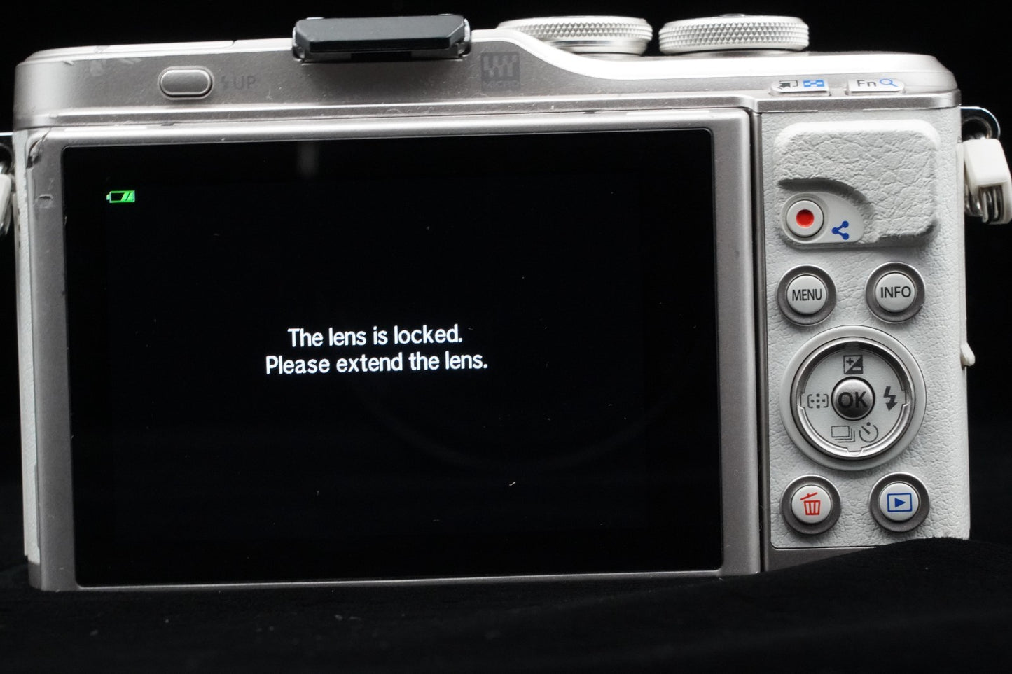Olympus PEN E-PL10 Digital Camera 14-42mm Lens White US DUTY PAID 9972