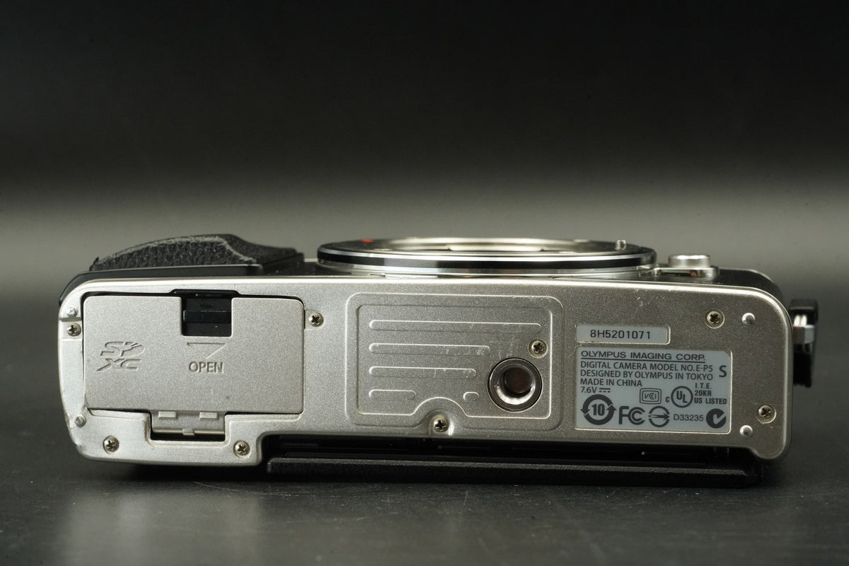 Olympus PEN E-P5 Silver Body Wifi Digital Camera -12763 cuts- #11769
