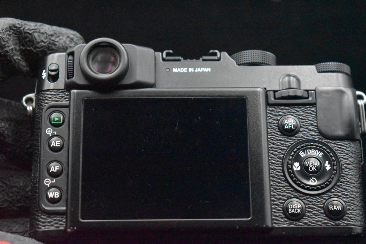 [US Duty Paid] Fujifilm X10 Black pPoint and Shoot Compact Digital Camera 9363
