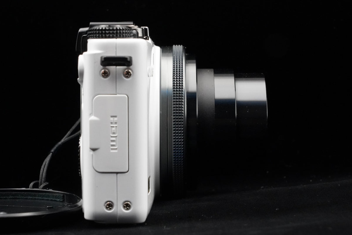 Olympus STYLUS XZ-1 Point and Shoot Digital Camera White US STOCK #10164