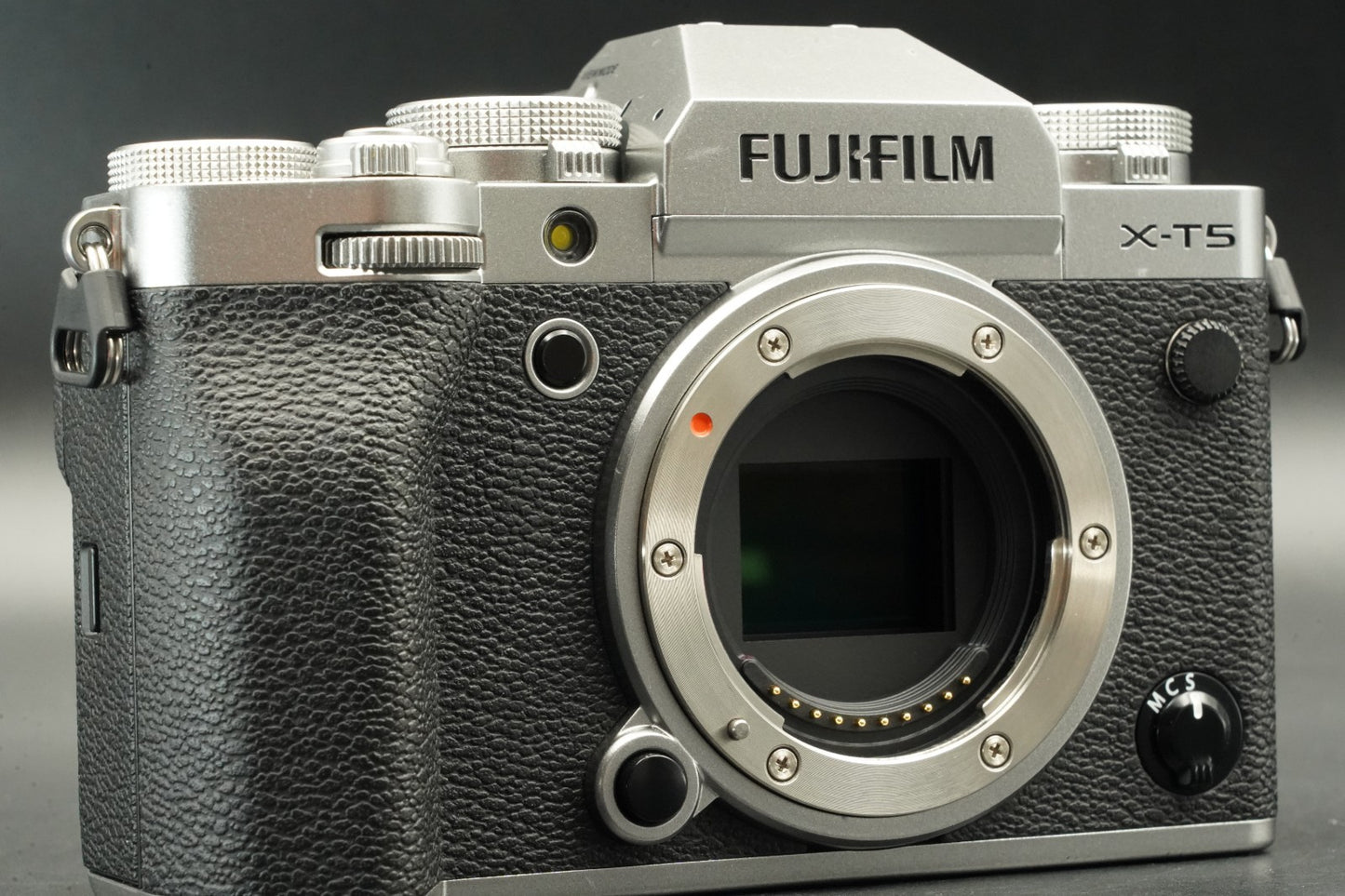 Fujifilm X-T5 40.2MP Mirrorless Camera Silver 11574