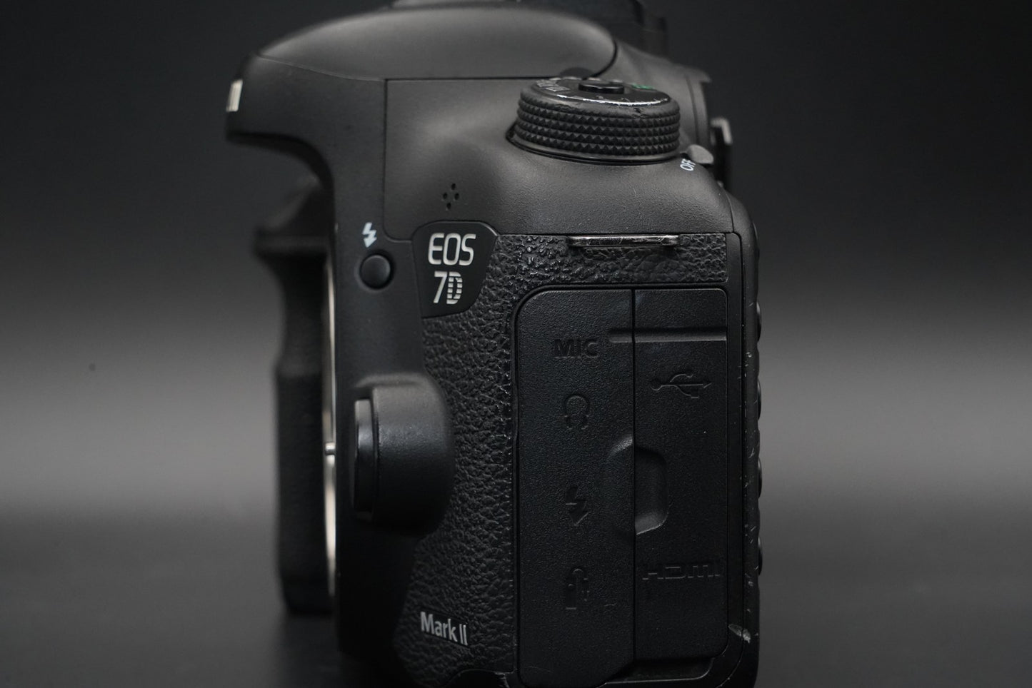 Canon EOS 7D Mark II DSLR Digital SLR Video Camera Used US Duty Paid 10729
