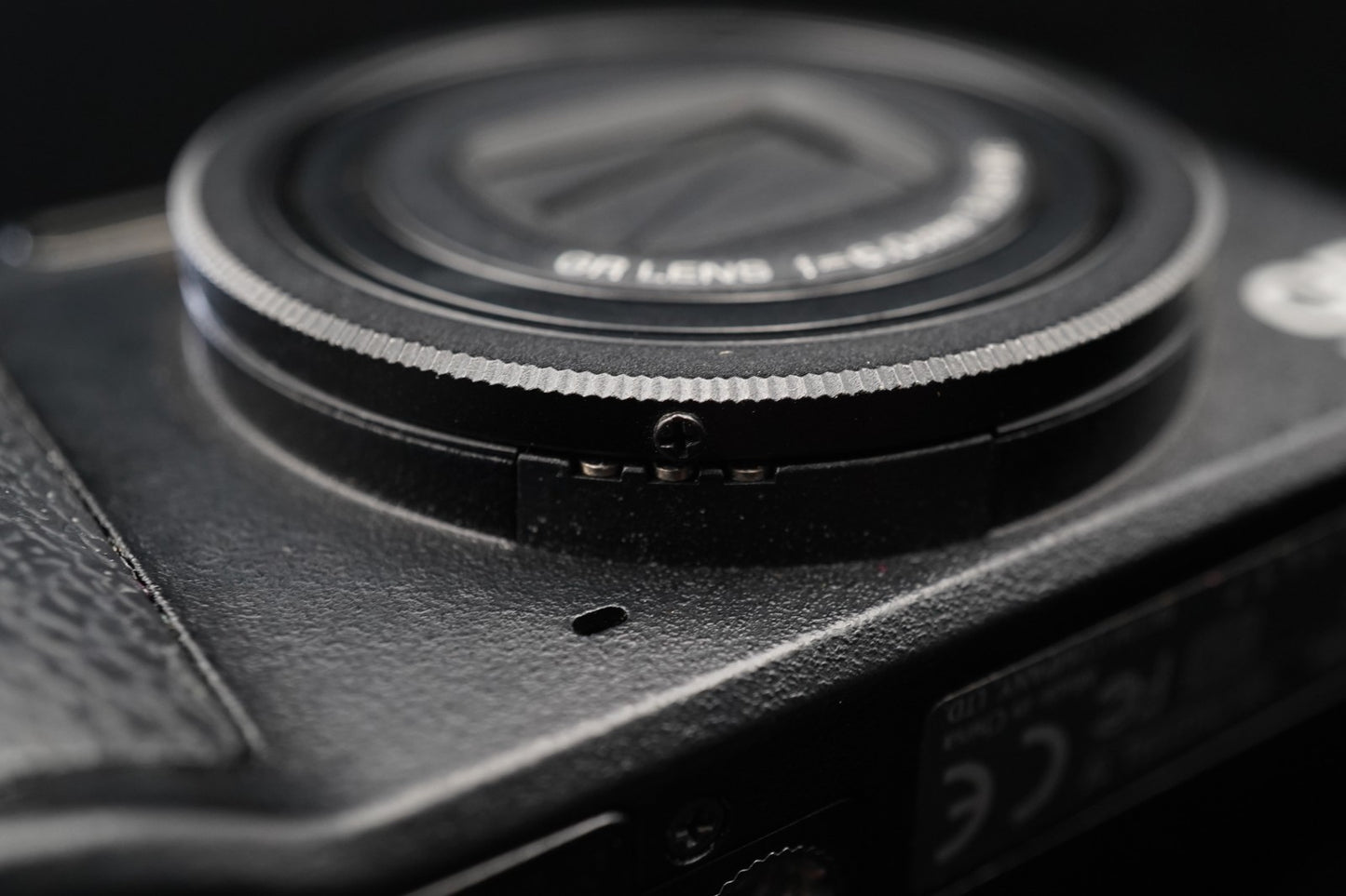 [US Duty Paid] Ricoh GR Digital IV 10.4MP Digital Camera Black 9673
