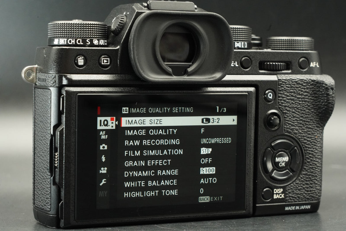 Fujifilm Fuji X-T2 Mirrorless Digital Camera -1 cut?- #12160
