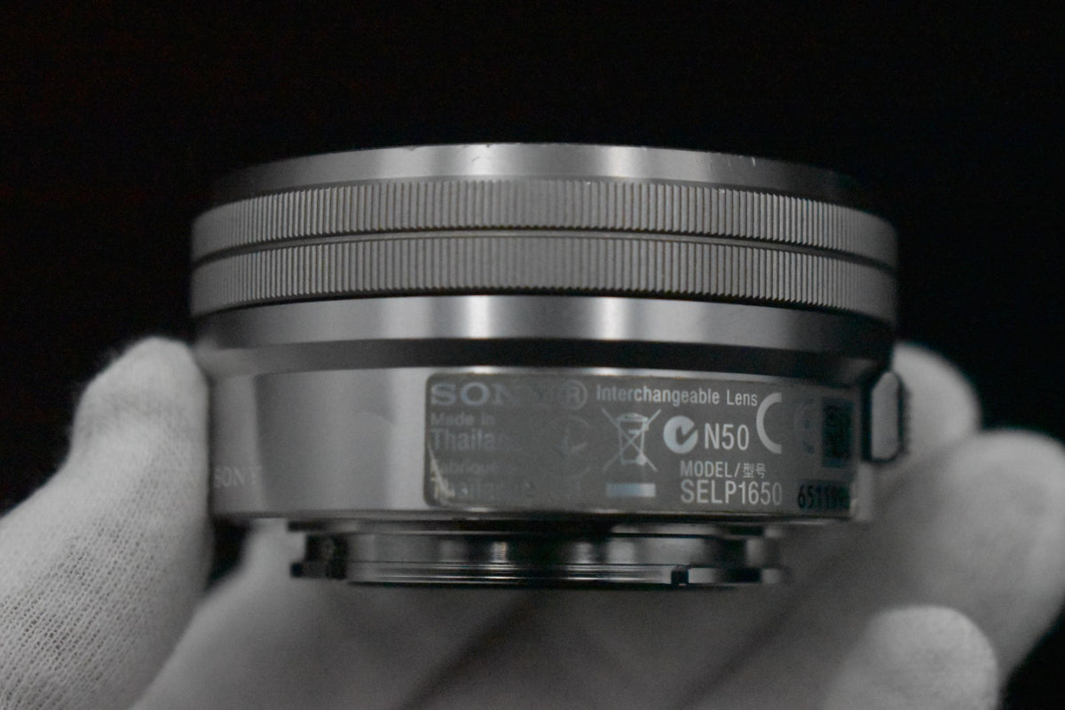 [US Duty Paid] Fotocamera digitale mirrorless Sony Alpha a5000 con...