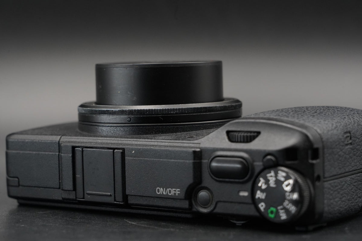 RICOH GR II 16.2 MP Compact Digital Video Camera -45900 cuts- #12147