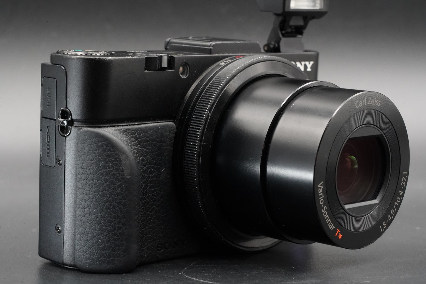 Sony Cyber-shot DSC-RX100 II M2 20.2MP Digital Camera US Duty Paid 10932