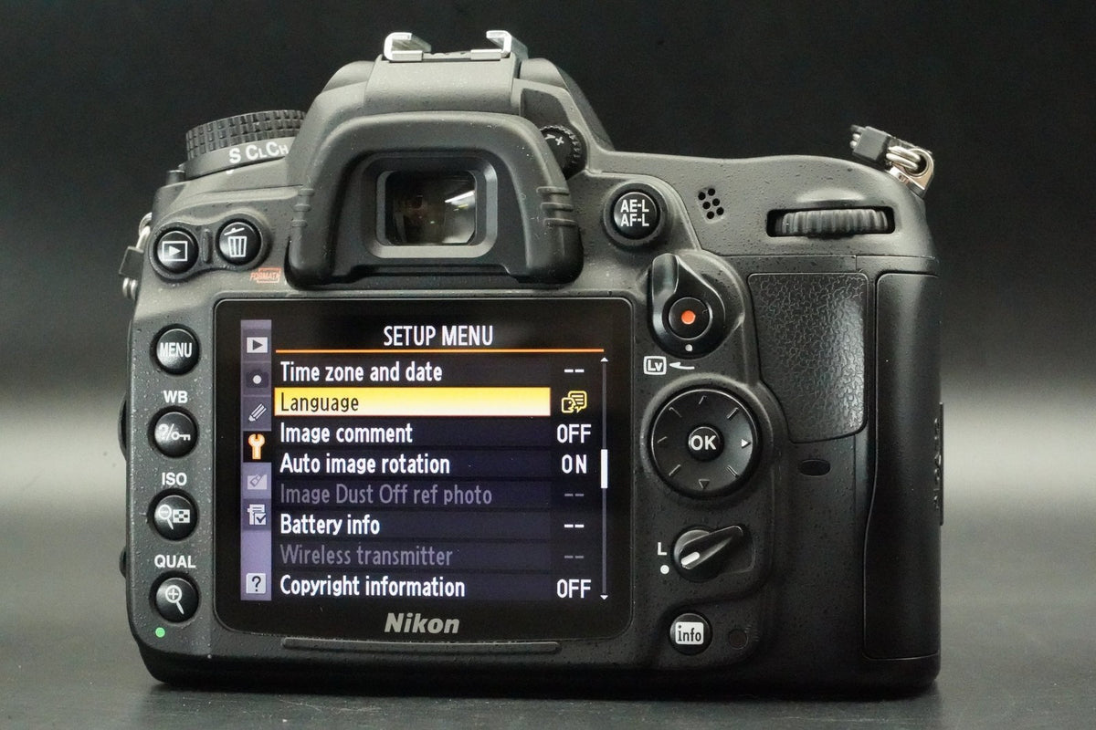 Nikon D7000 w/ AF-S 18-105mm f/3.5-5.6 DSLR Digital SLR Camera -10% cuts- #12725
