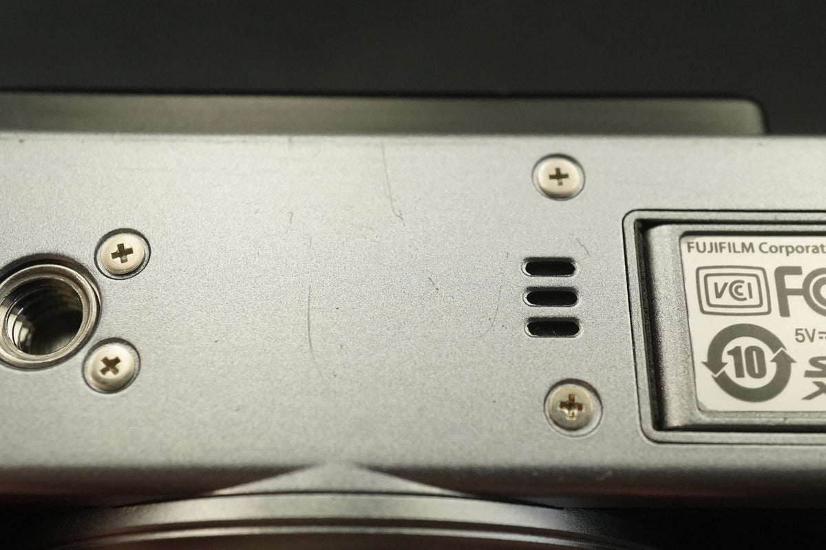 Fujifilm Fuji X Series X20 12.0MP Digital Camera Silver #11958