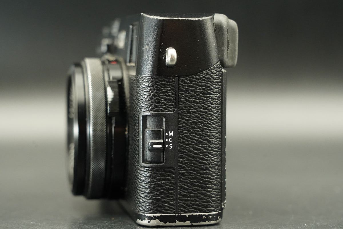 Fujifilm X100F 24.3MP Digital Camera Black -24400 cuts- US STOCK #12344