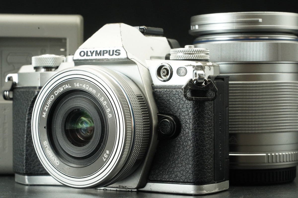 Olympus OM-D E-M5 Mark II w/ 14-42mm + 40-150mm Lens Black -65274 cuts- #12555