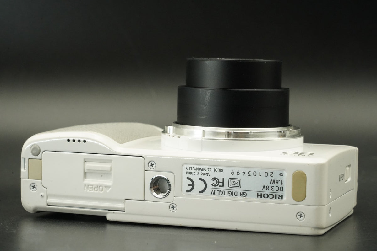 Ricoh GR Digital IV 10.4MP Digital Camera White -4672 cuts- #11652