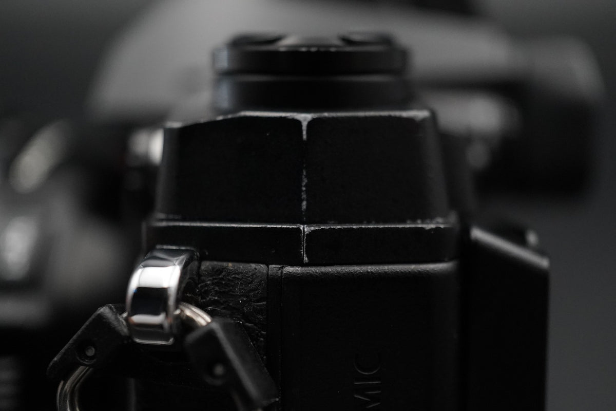 Olympus OM-D E-M1 Digital Camera Black Body From JAPAN -131400 cut- #12128