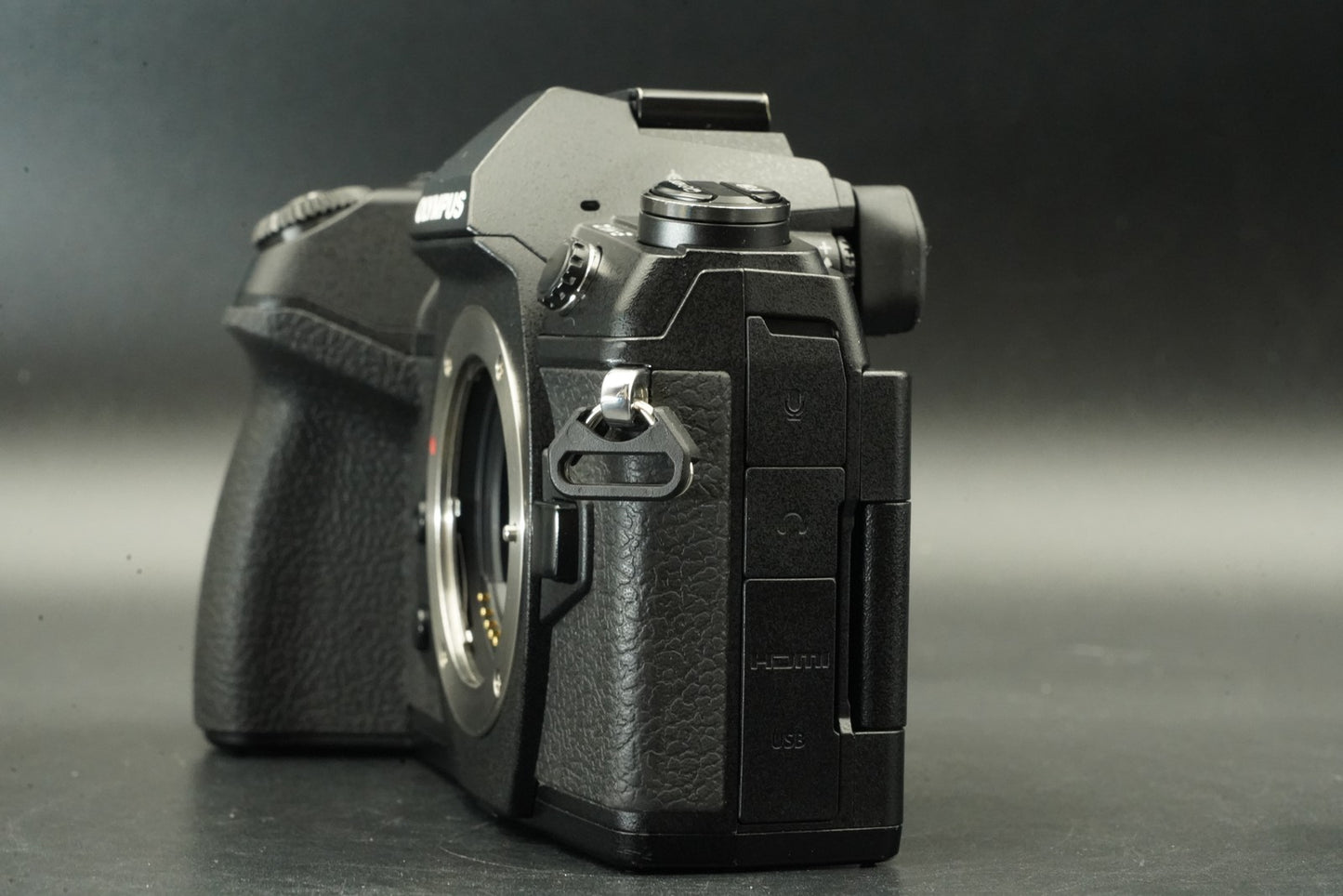 1123 cuts! Olympus OM-D E-M1 Mark II Digital Camera Black Body 11675