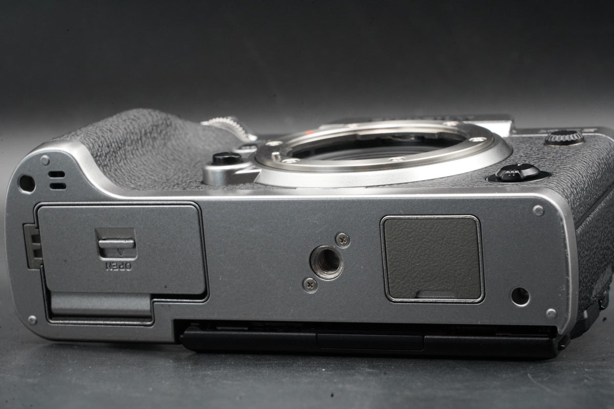 Fujifilm X-T3 Mirrorless Digital Camera Silver Body Only -38 cuts- #11444