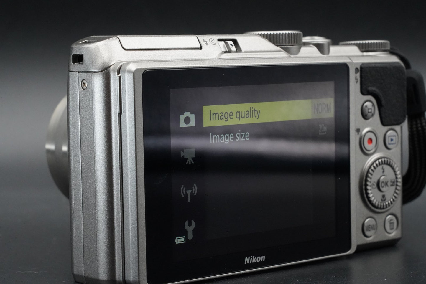 Nikon COOLPIX A900 20.3MP 35x Compact Digital Camera Silver #10987