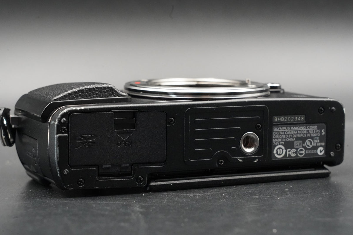 Olympus PEN E-P5 Black Body Wifi Digital Camera US STOCK #11047