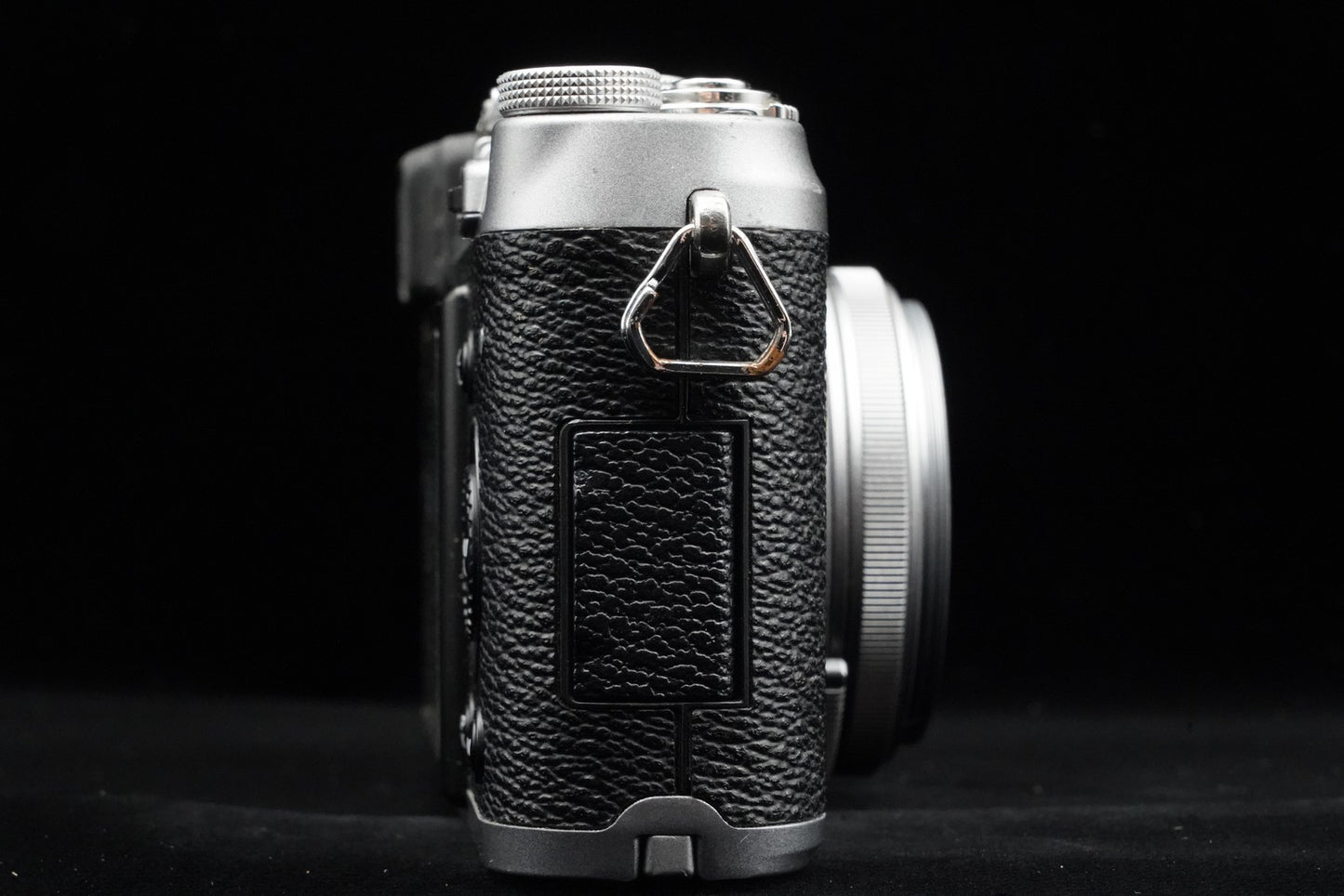 Fujifilm X100 FinePix X Series 12.3MP Silver Digital Camera US Duty Paid 10173