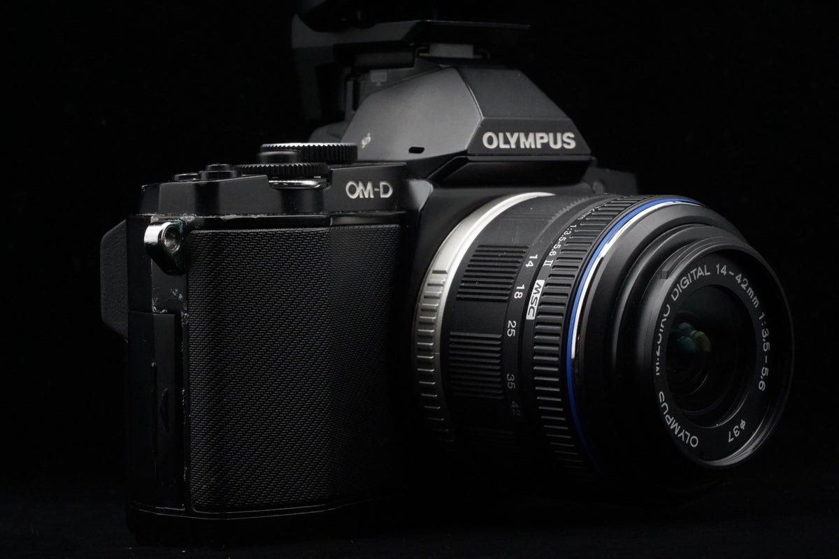 Olympus OM-D E-M5 Mirrorless Digital Camera with Lens Black US STOCK #10481