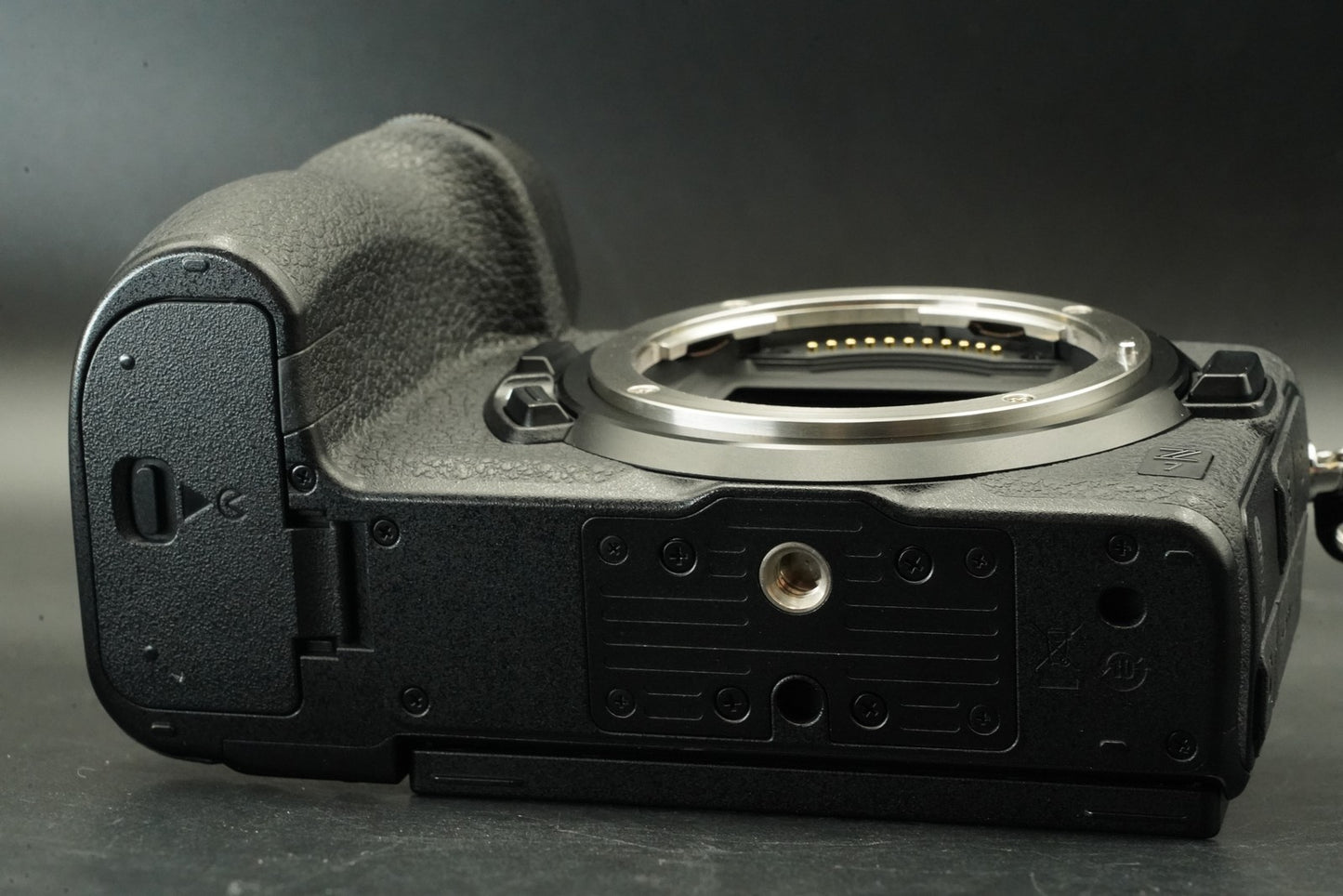 Nikon Z7 45.7MP Full-Frame Mirrorless Camera Body 11721
