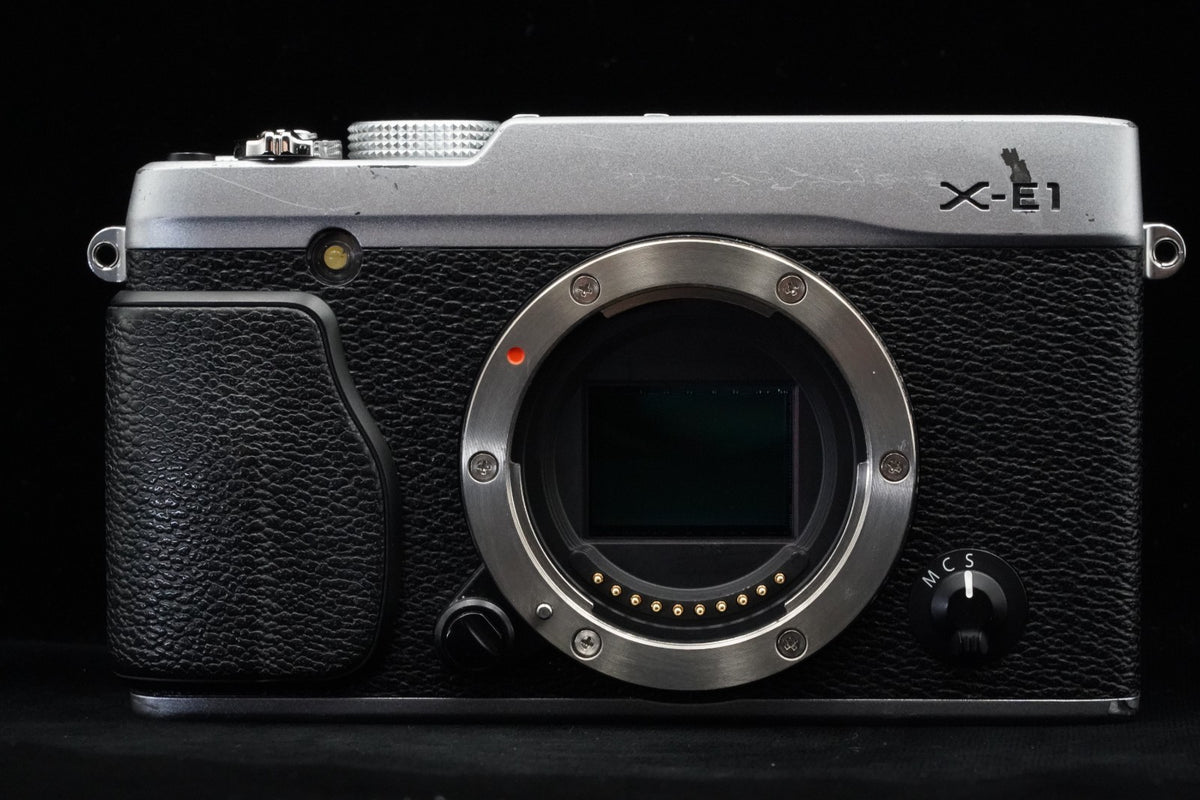 Fujifilm X Series X-E1 16.3MP Digital SLR Camera Body Silver US STOCK #9917