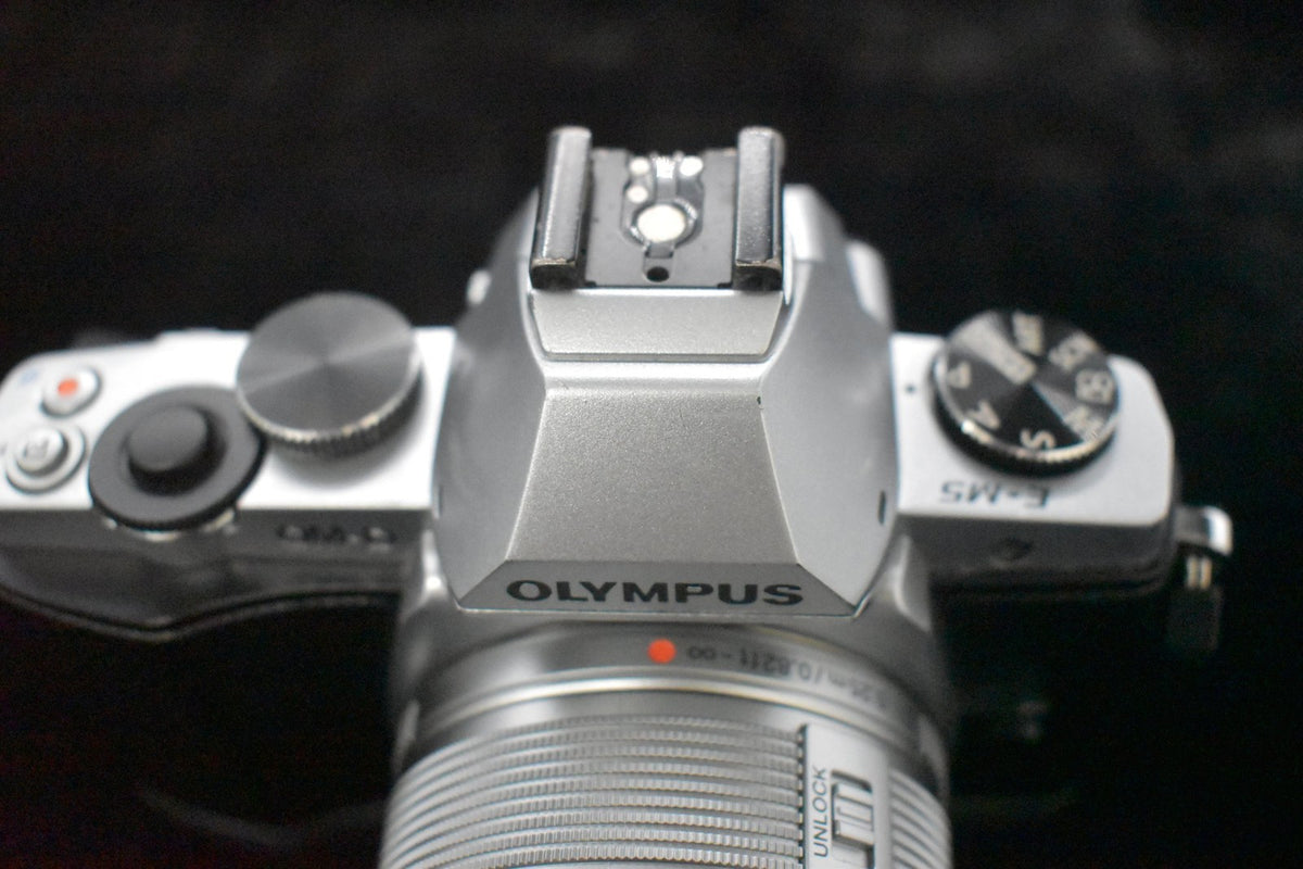 Olympus OMD E-M5 Mirrorless Digital Camera with Lens Silver US STOCK #10070