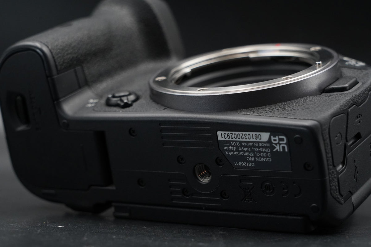 Canon EOS R7 Mirrorless Digital Camera US STOCK #11304