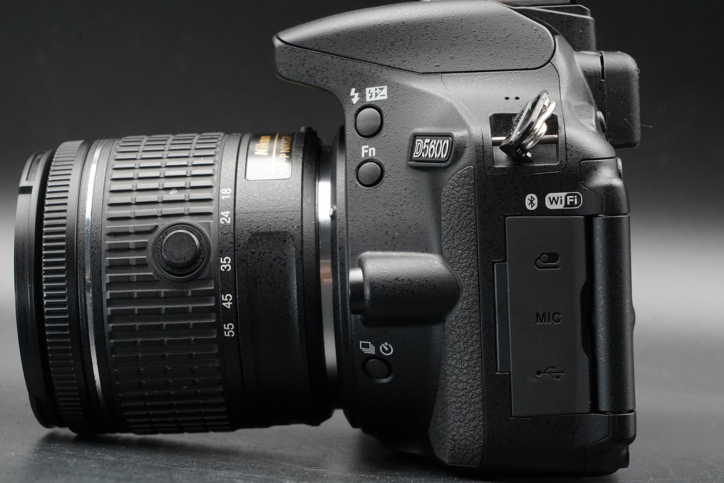 3604 cuts!! Nikon D5600 DSLR Digital Camera with 2 Lenses 11117