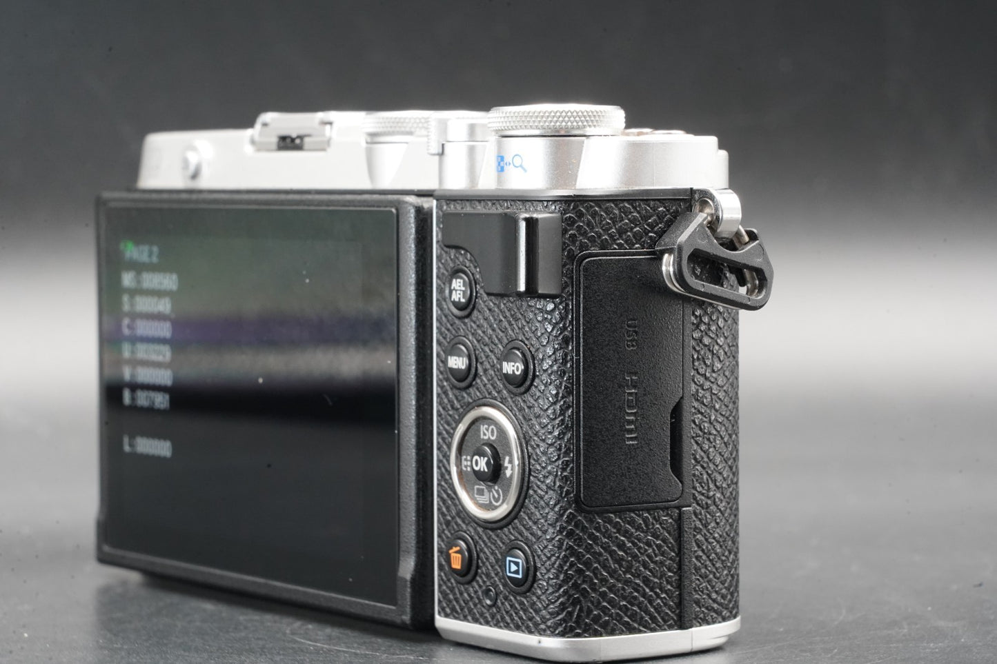 8560 cuts!! OLYMPUS PEN E-P7 Digital Camera Body Silver 11417