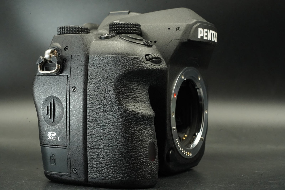 Appareil photo numérique PENTAX K-1 Mark II + poignée batterie D-BG6 - SC...