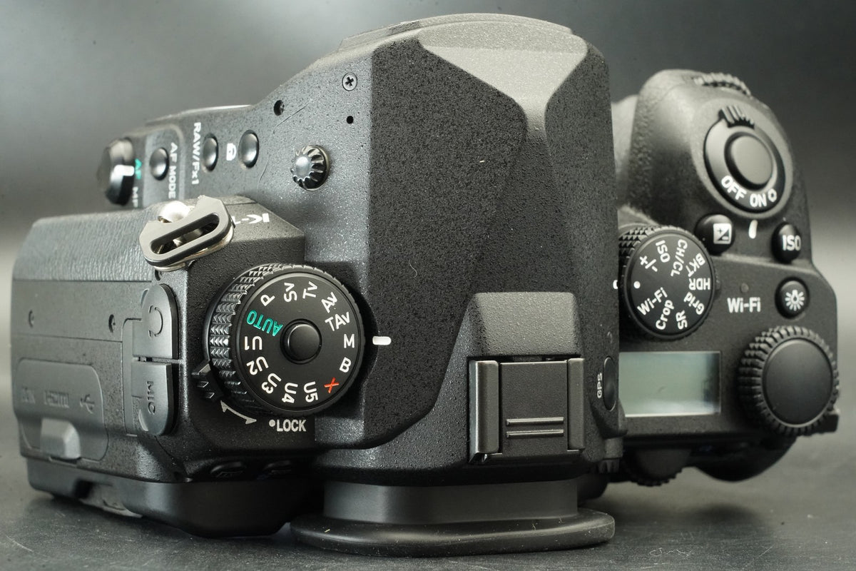Appareil photo numérique PENTAX K-1 Mark II + poignée batterie D-BG6 - SC...