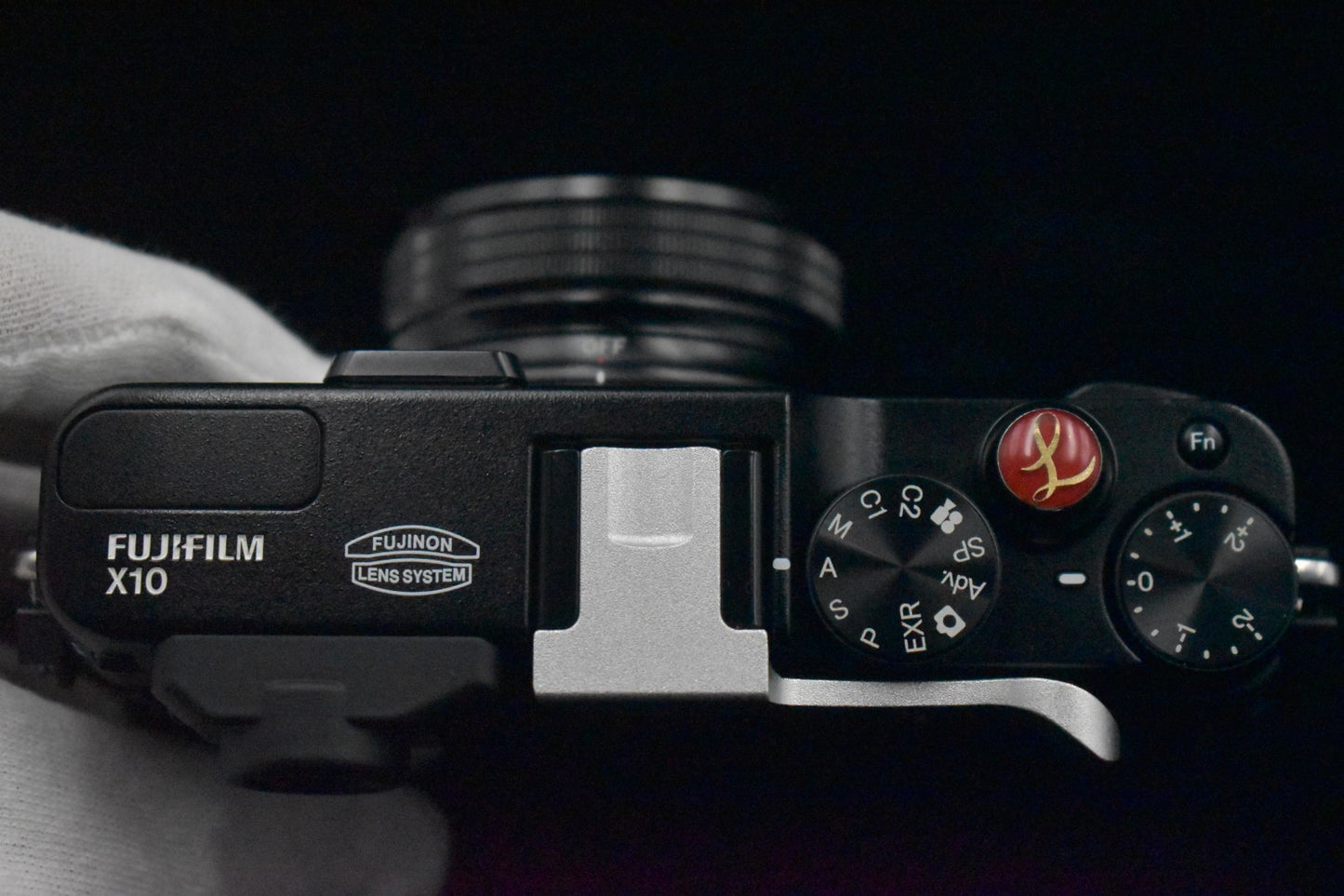 [US Duty Paid] Fujifilm X10 Black pPoint and Shoot Compact Digital Camera 8597