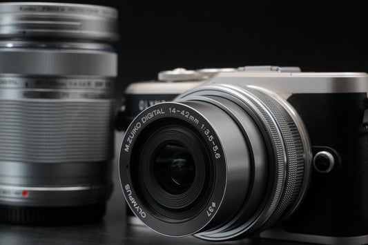OLYMPUS PEN E-PL9 16.1MP Digital Camera w/ 2 Lens Silver US DUTY PAID 11009