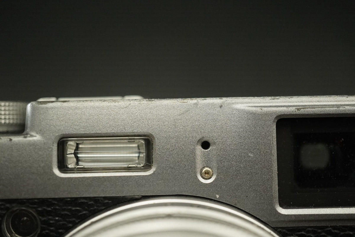 Fujifilm X100 FinePix X Series 12.3MP Silver Digital Camera US STOCK #11656