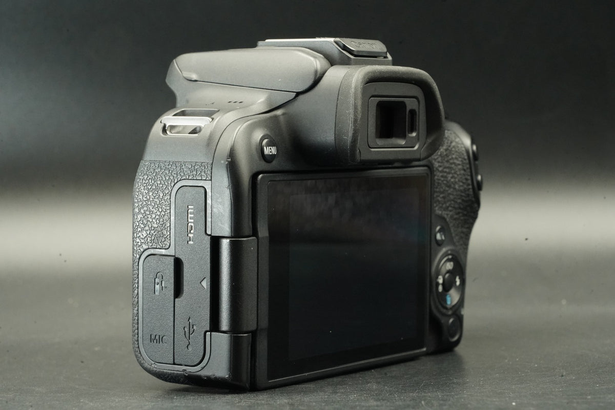 Canon EOS R10 Black APS-C Mirrorless Digital Camera -186000 cuts- #12067