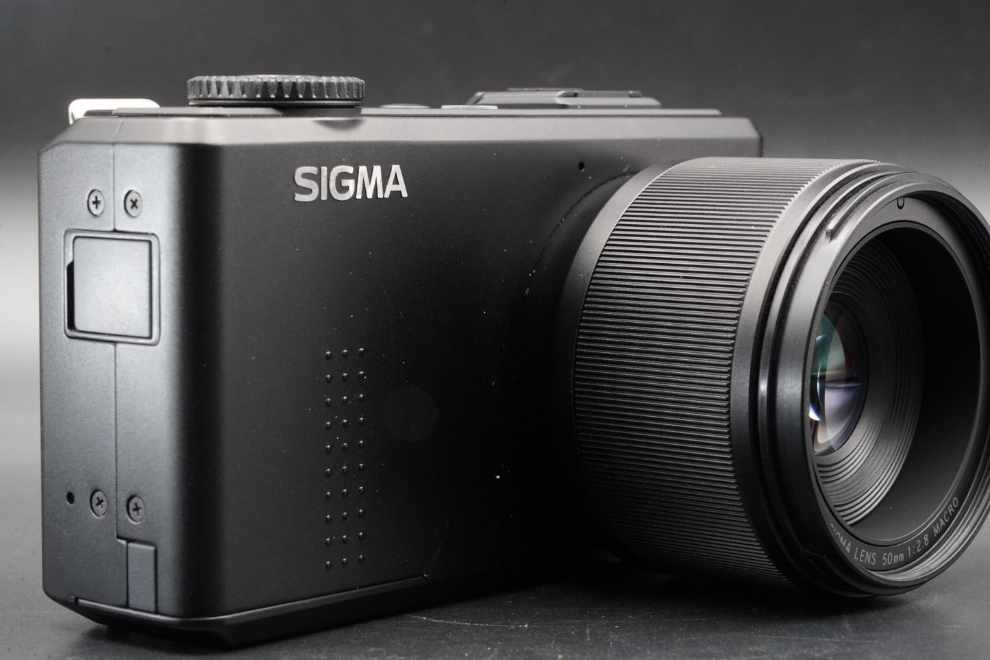 [ALMOST UNUSED] Sigma DP3 Merrill 46.0MP Compact Digital Camera Black 10900