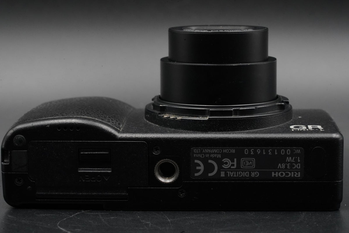 Ricoh GR Digital III 3 10.0MP Digital Camera US STOCK #10722