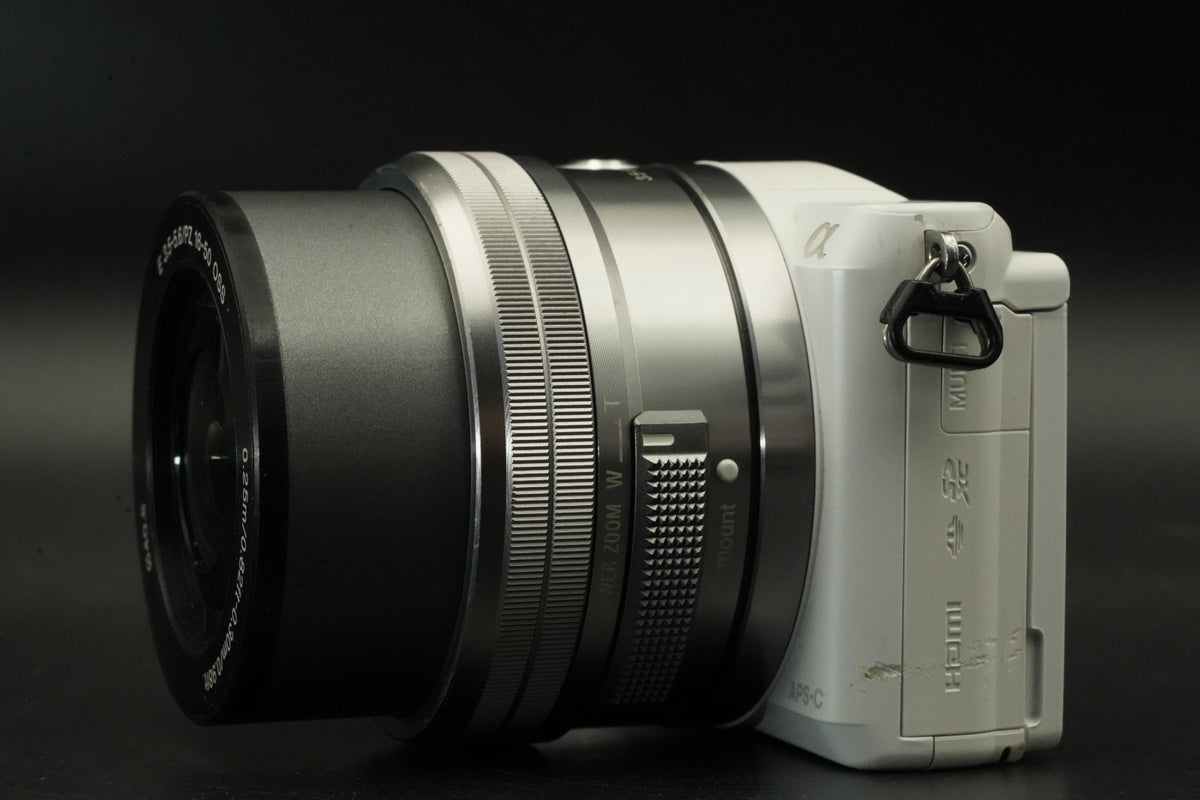 Sony Alpha a5100 Mirrorless Digital Camera White -2369 cuts- US STOCK #11713