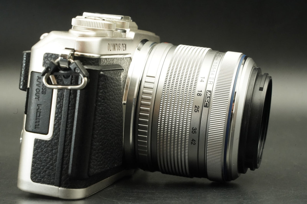 Olympus PEN E-PL7 Digital Camera Silver with 14-42mm Lens -4256 cut- #12389