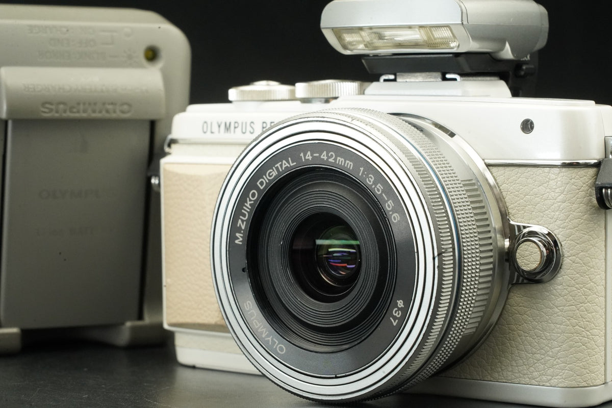 Olympus PEN E-PL7 Digital Camera White with 14-42mm Lens US STOCK #12202