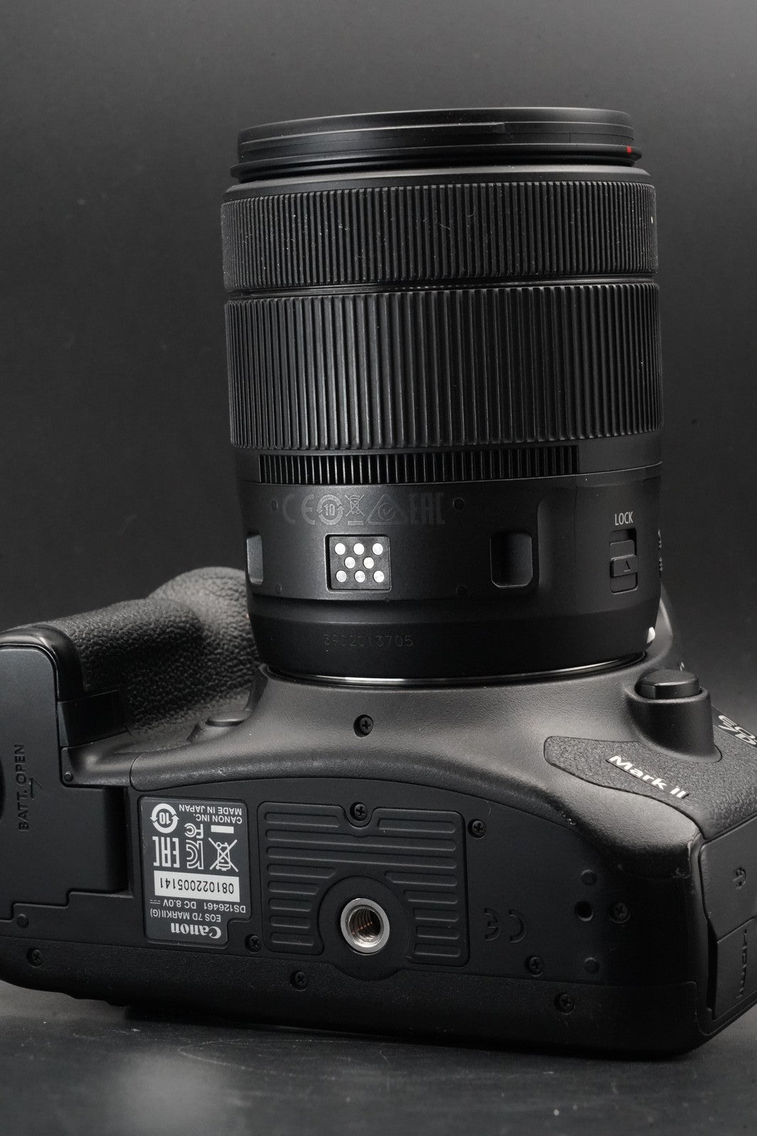 Canon EOS 7D Mark II DSLR Camera w/ EF 18-135 IS USM Lens 10865