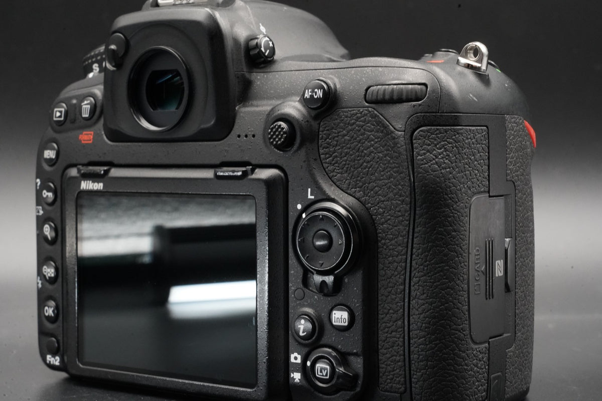 Nikon D500 20.9MP Digital SLR Camera Body US STOCK #10950