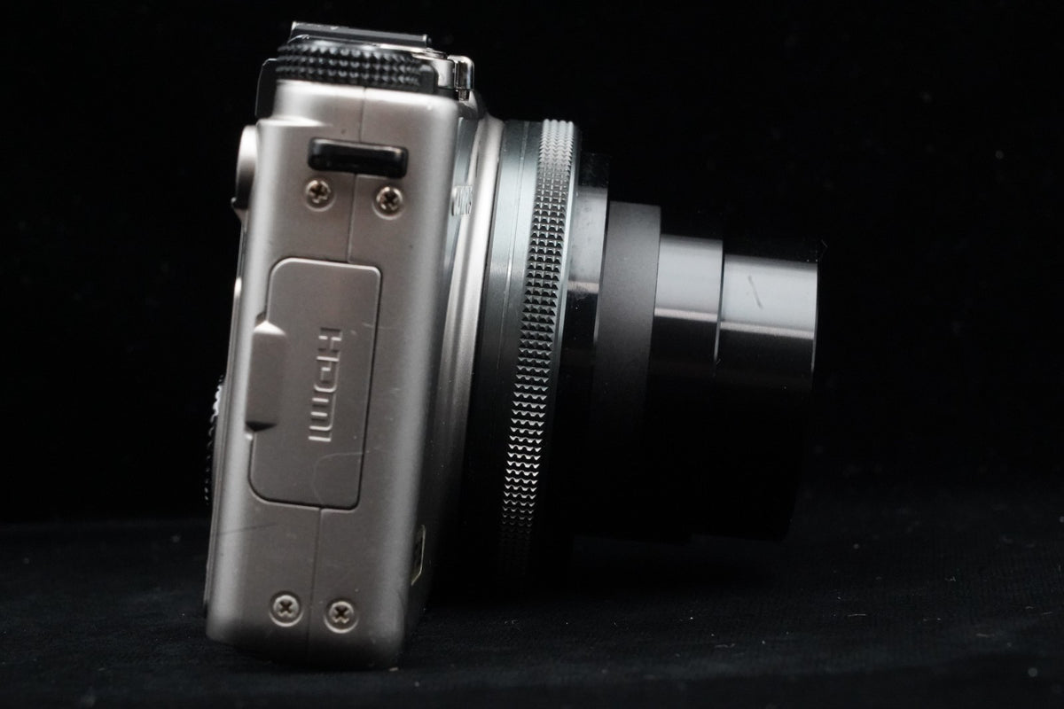 Olympus STYLUS XZ-1 Silver Point and Shoot Digital Camera US STOCK