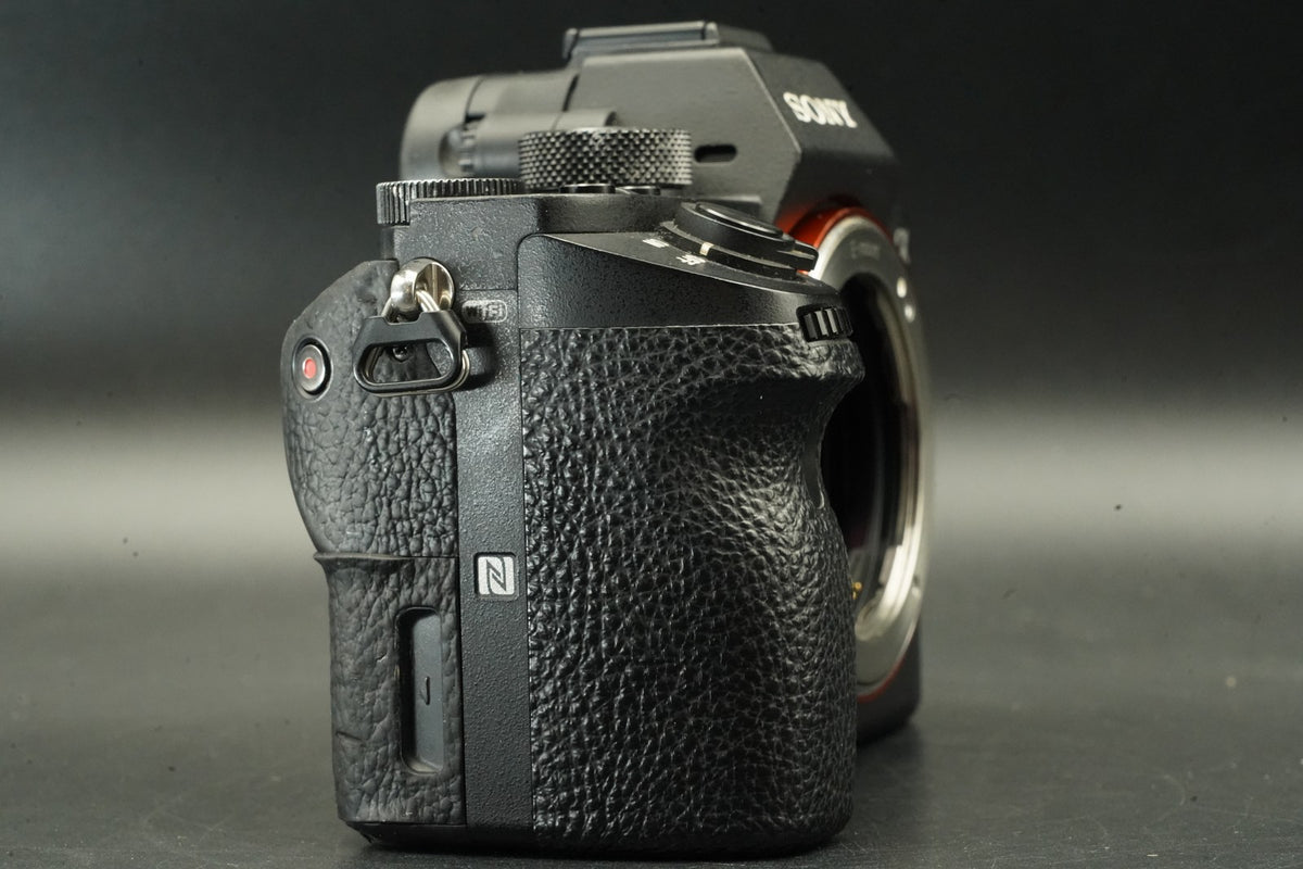Sony ILCE-7RM2 A7R II Digital SLR Camer -18861 cuts- #12007
