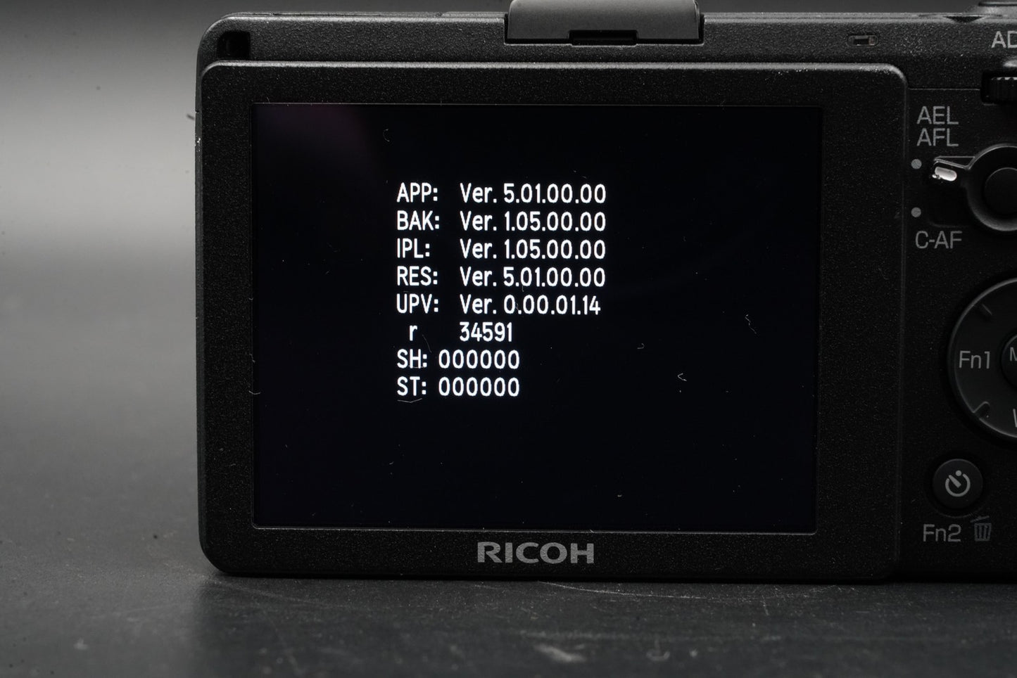 RICOH GR 16.2MP Digital Compact Camera Black ALMOST UNUSED 10653