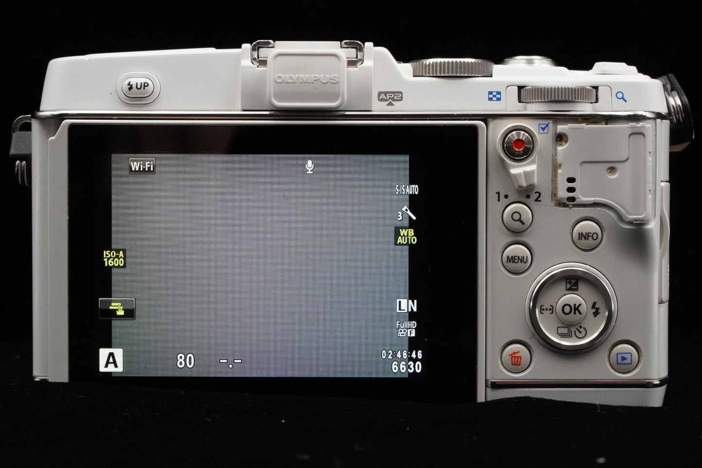 Olympus PEN E-P5 White Body Wifi Digital Camera US Duty Paid Japan 9454