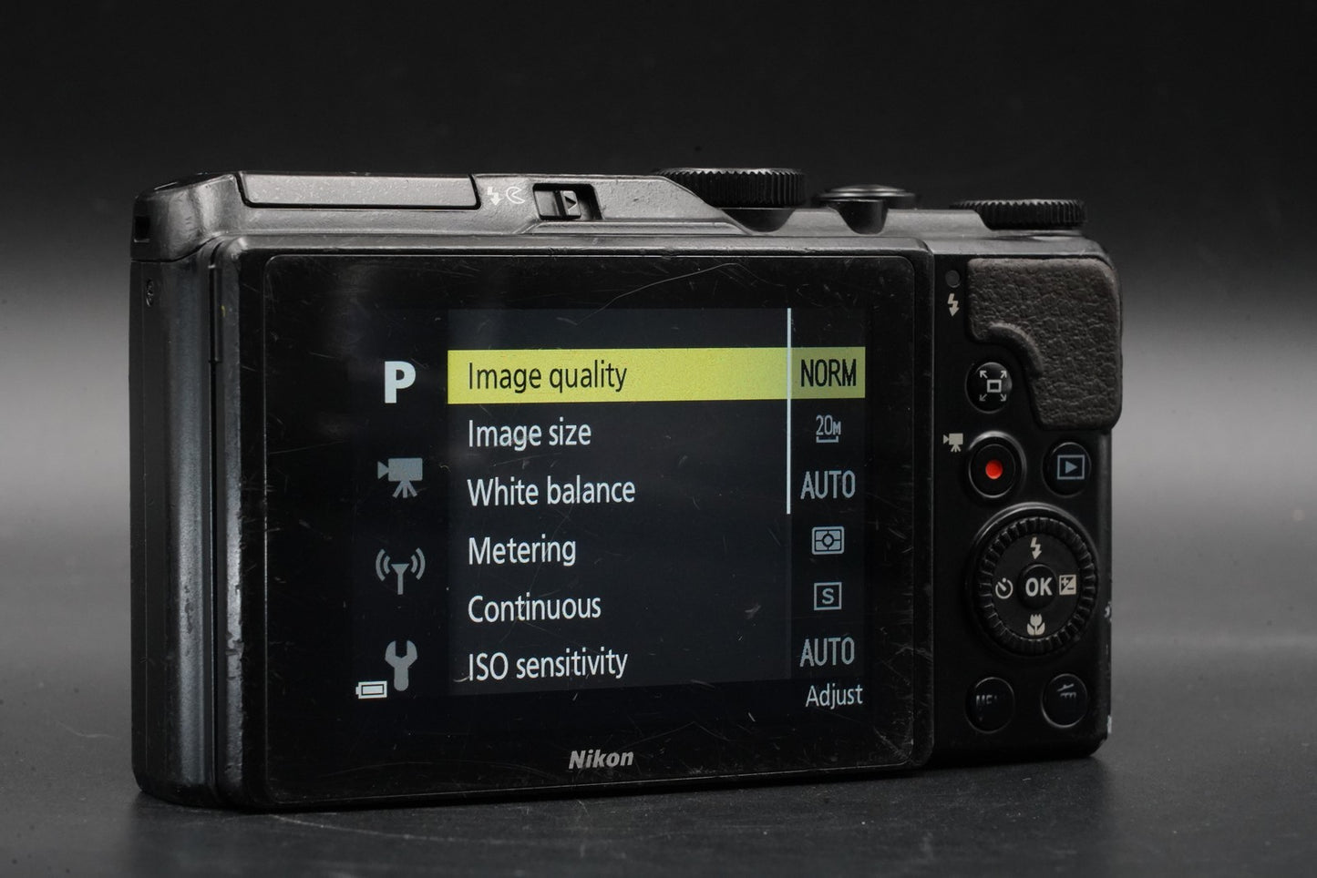 Nikon COOLPIX A900 20.3MP 35x Compact Digital Camera Black US Duty Paid 10775