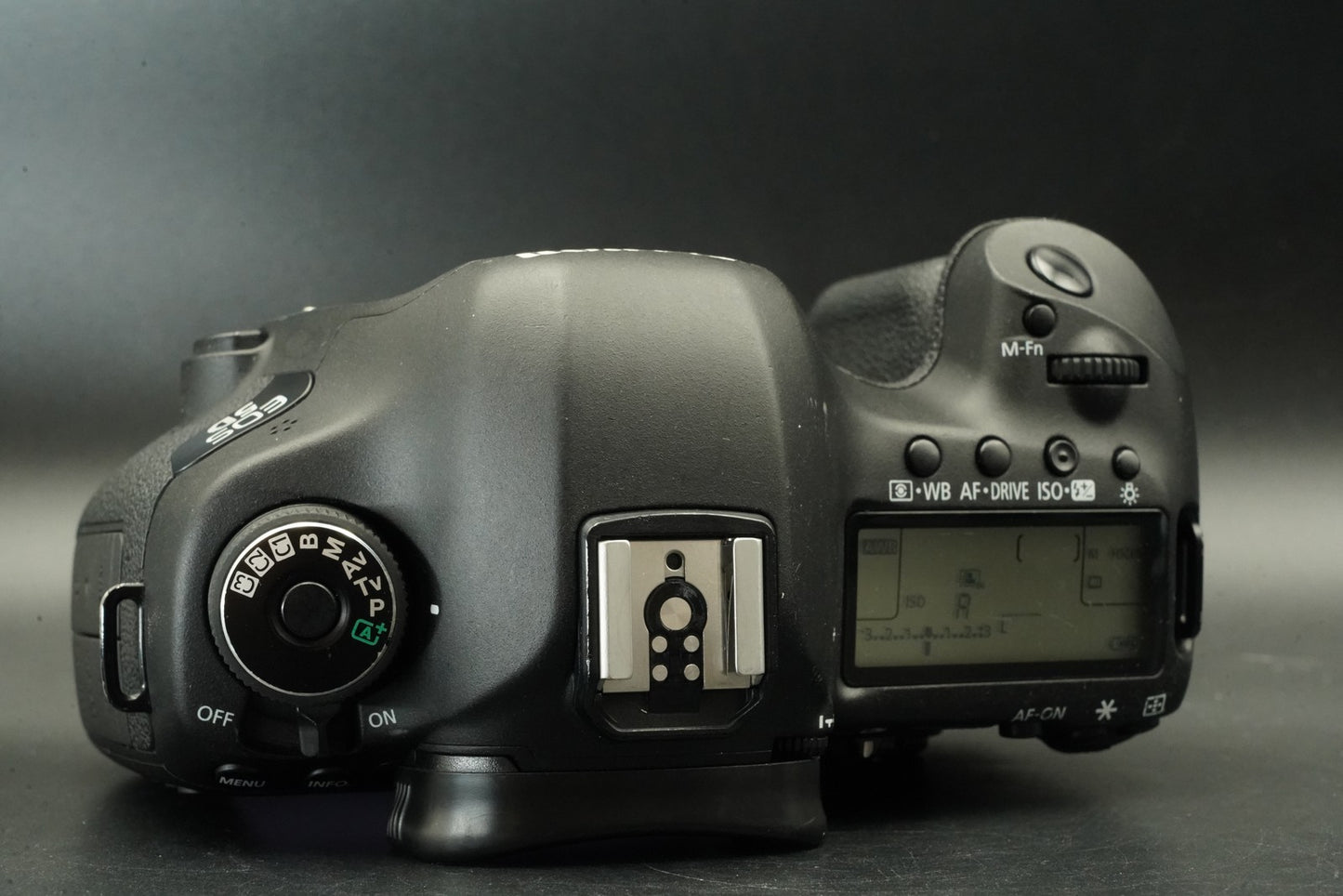 Canon EOS 5D Mark III Digital Camera DSLR w/ EF 24-105mm f/4 Lens 11672